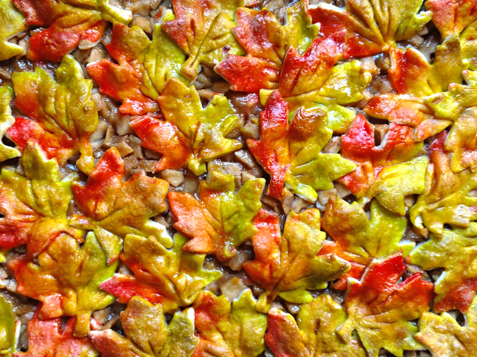 Apple Slab Pie with Fall Leaves: Tart apples with a touch of fresh cider are nestled into tender flaky crust with fall leaf pie crust cutouts making a beautiful apple slab pie!.