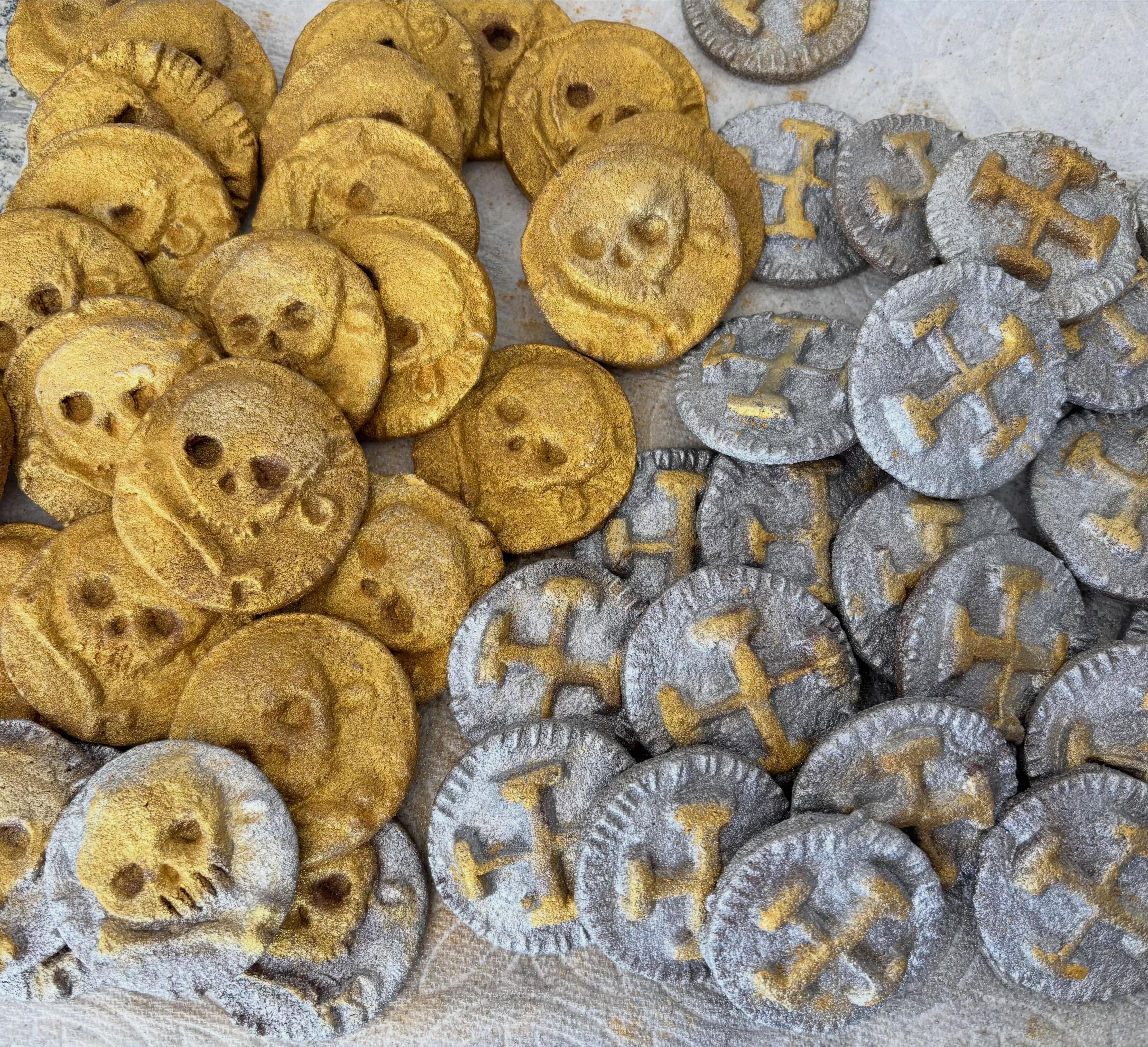 Goonies Day cookie doubloons, perfect for pie toppers. One-Eyed Willy treasure arrrggghh! 

Goonies Day celebrations are afoot June 6 & 7th!

#goonies #gooniesneversaydie #astoria